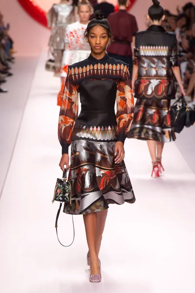 Look 40